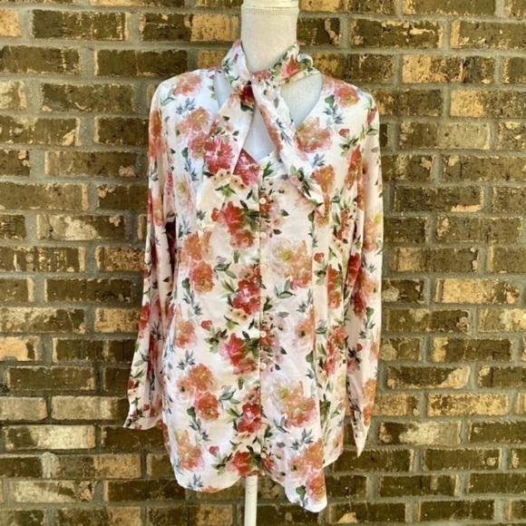 NEW Tolani Collection Womens Julie Blouse Sz Medium Neck Tie Sand Floral Button - Picture 2 of 6